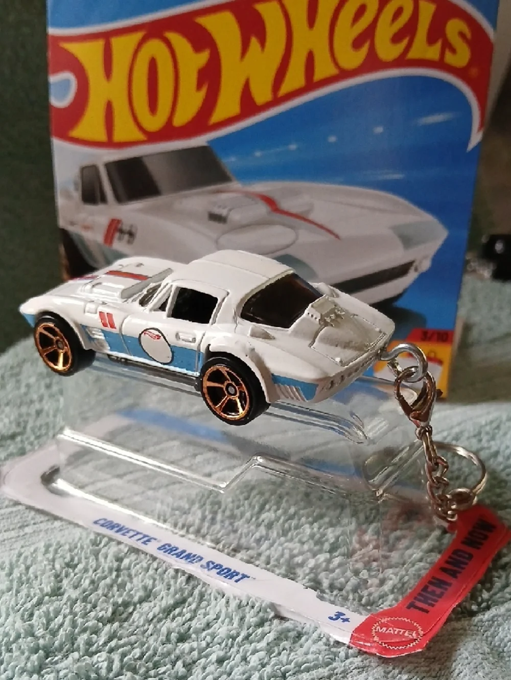 Hot Wheels white corvette